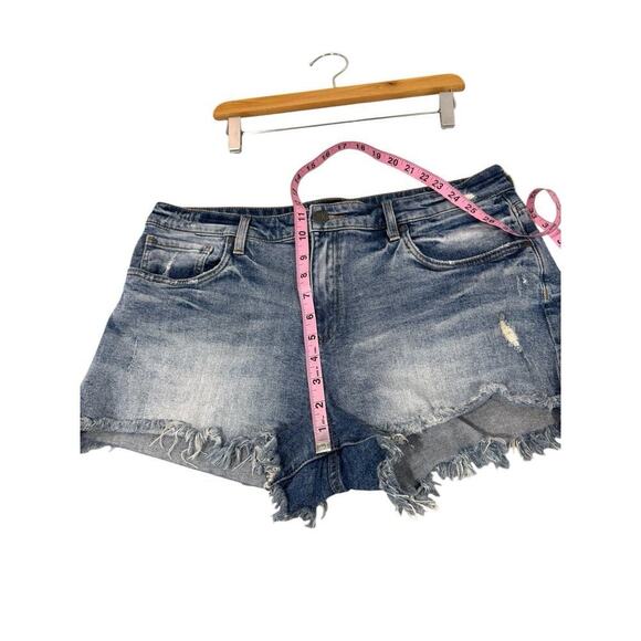 Kut From The Kloth Distressed Cut Off Jane High Rise Denim Shorts Size 14 - Picture 8 of 9